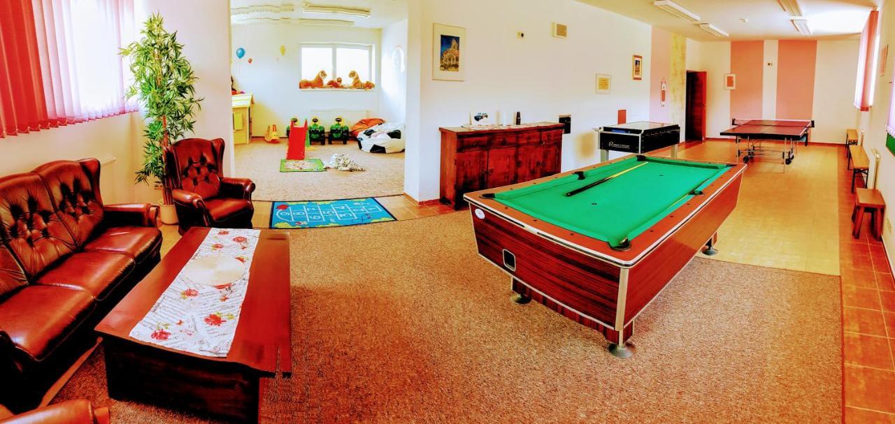 Agrohotel Tri Brezy Hrustin Экстерьер фото