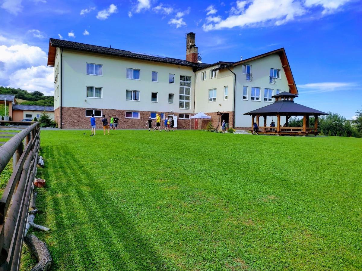 Agrohotel Tri Brezy Hrustin Экстерьер фото