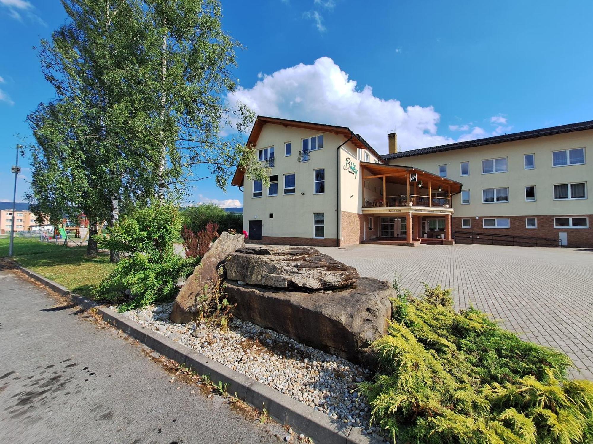 Agrohotel Tri Brezy Hrustin Экстерьер фото