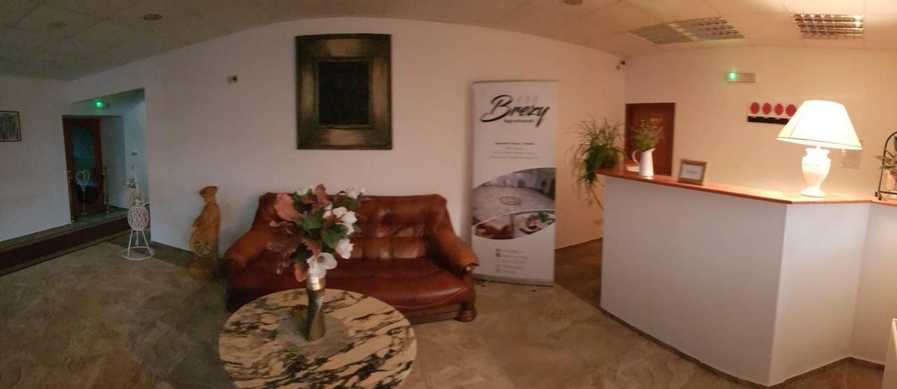 Agrohotel Tri Brezy Hrustin Экстерьер фото