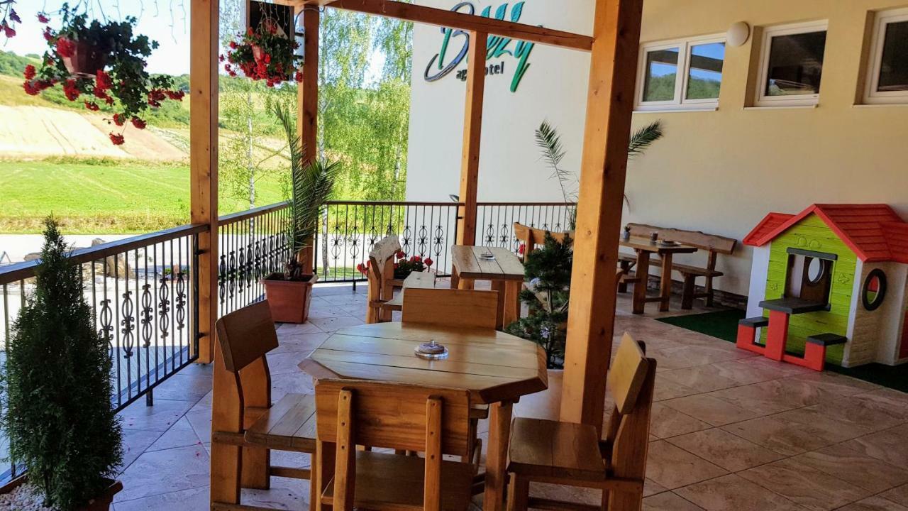 Agrohotel Tri Brezy Hrustin Экстерьер фото