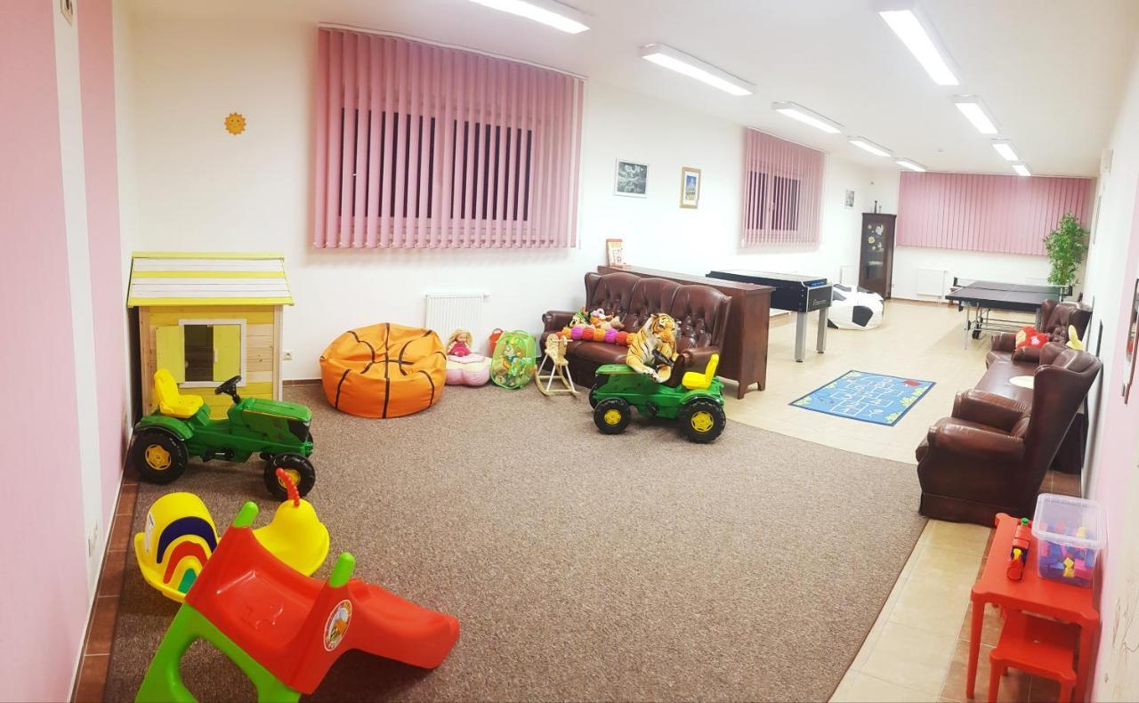 Agrohotel Tri Brezy Hrustin Экстерьер фото